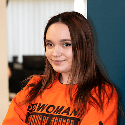 Hollie-Headshot